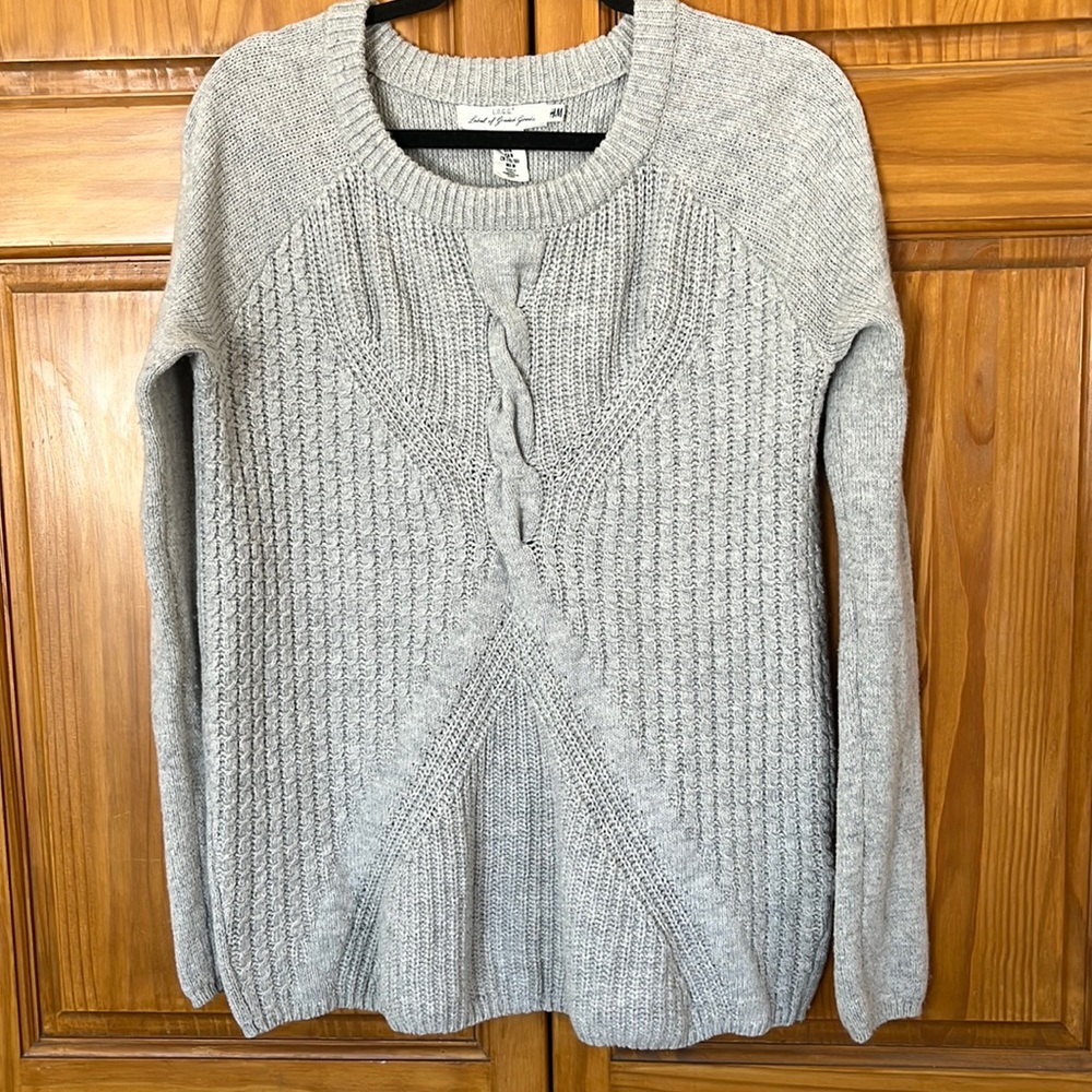 H&M Label of Graded Goods (LO.G.G.) Light Gray Cable Knit Sweater- Medium EUC